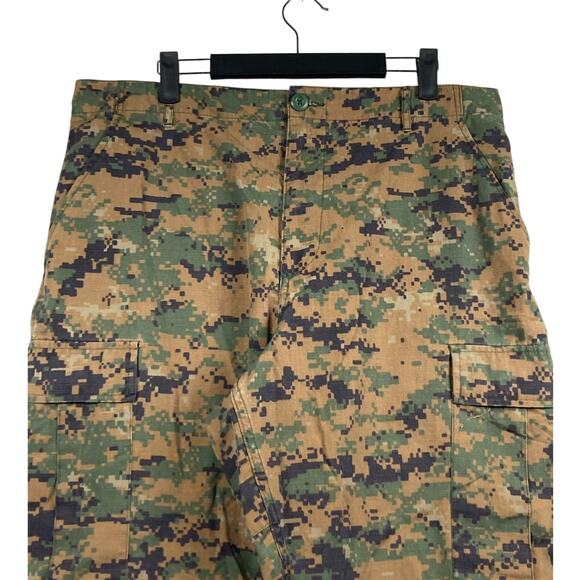 Vintage Genuine Gear Camo Cargo Shorts 34 - Picture 2 of 7